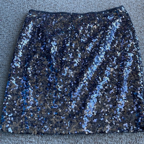 White House Black Market Silver Sequin Pencil Skirt 4 $140.00 Disco Metal whbm - Picture 8 of 11